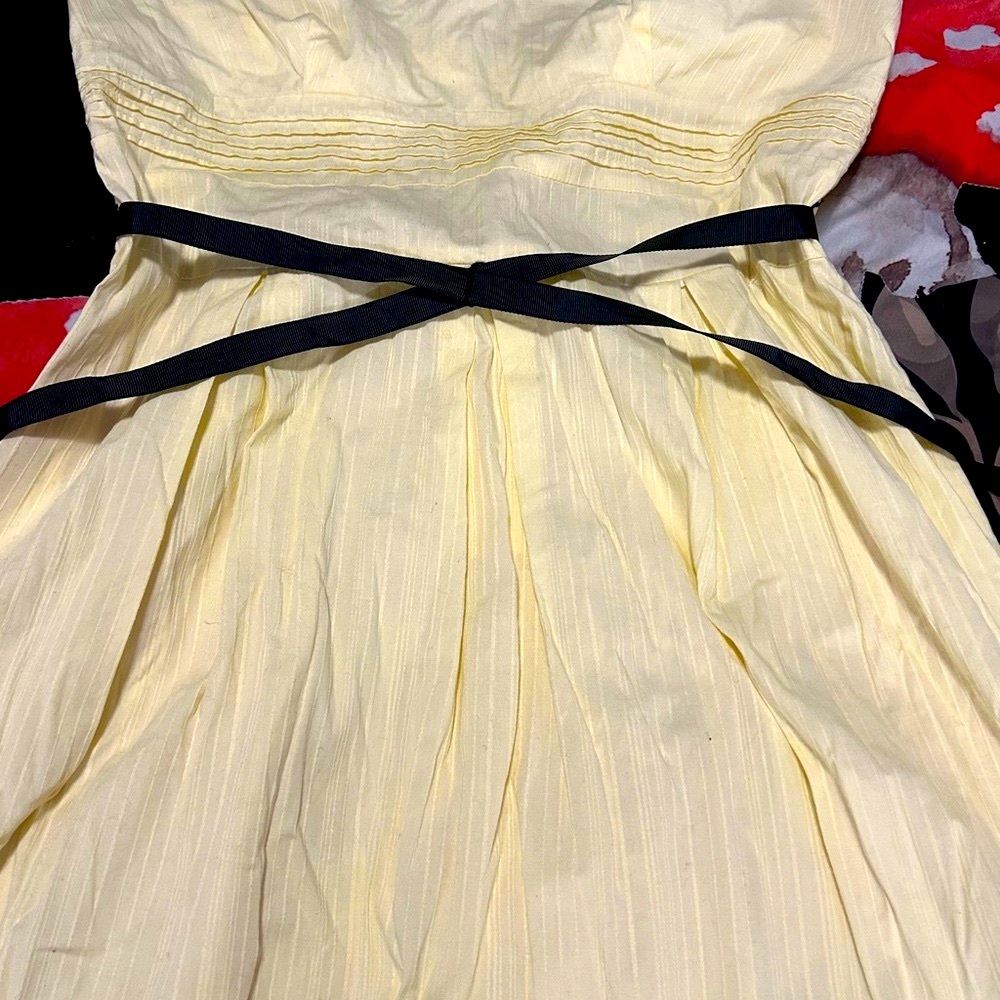 Vintage Y2K Strapless Sundress w/ a Fit-&-Flare Silhouette in Butter Yellow - Picture 3 of 6